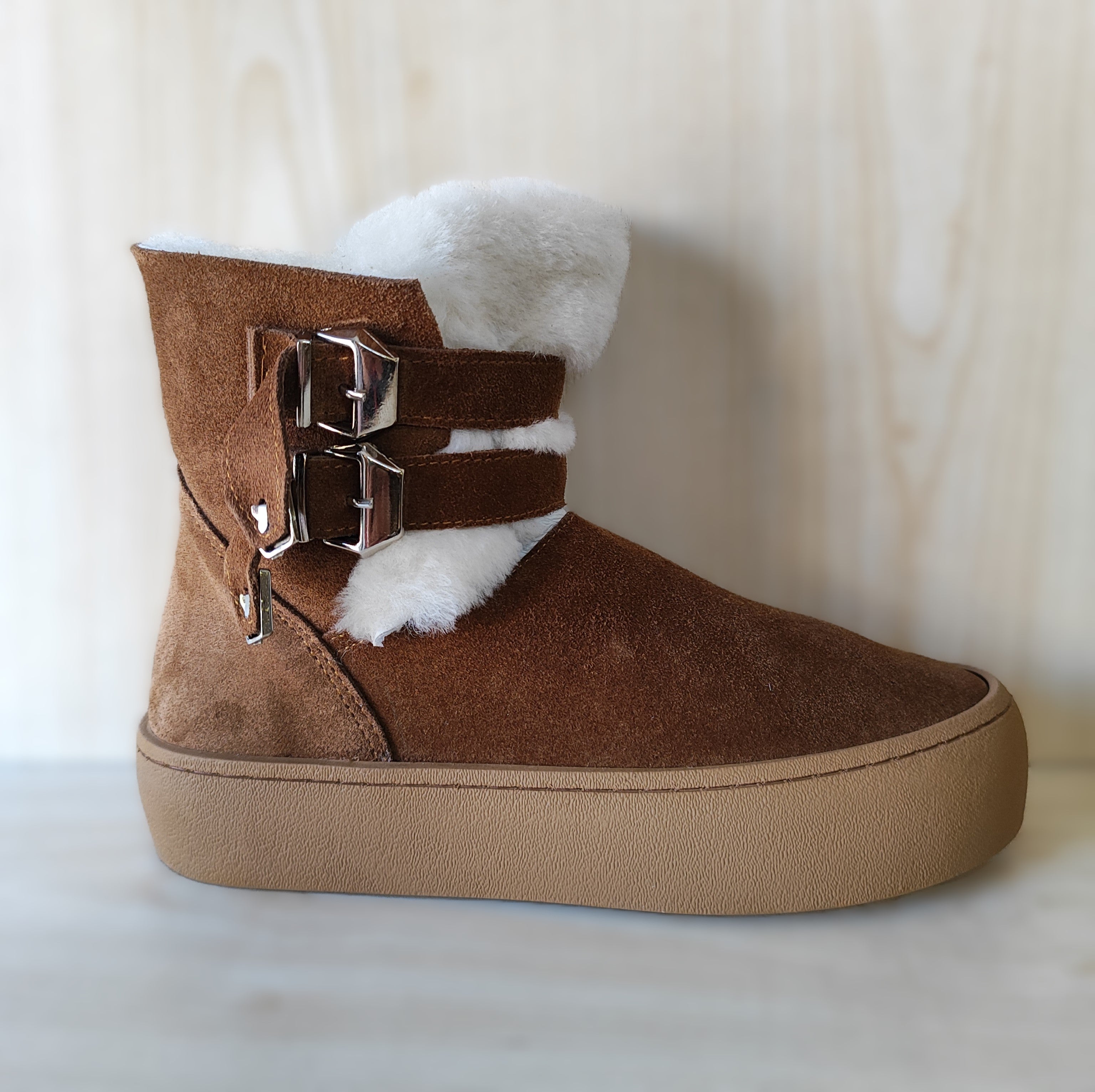 UGG