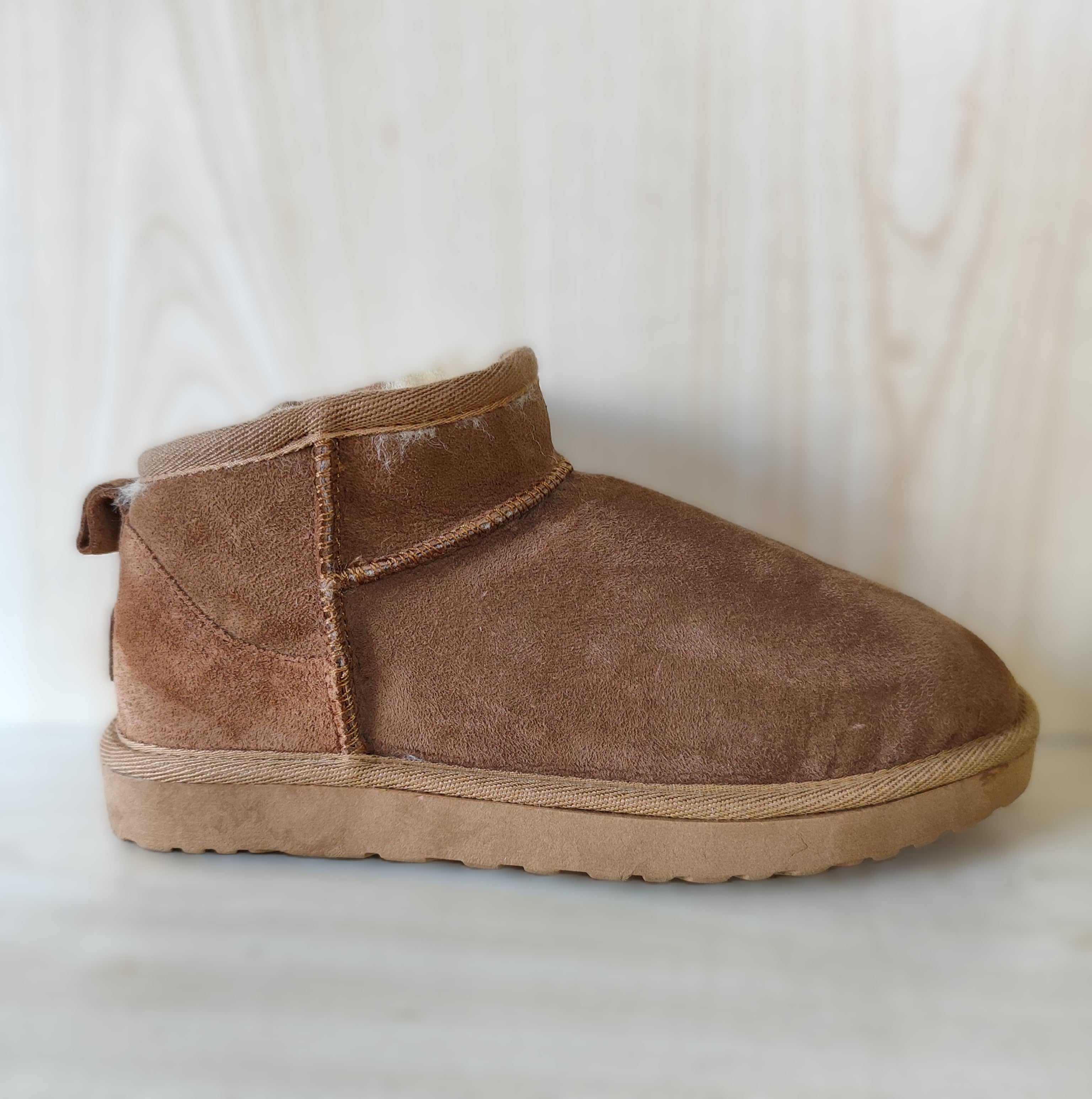 UGG